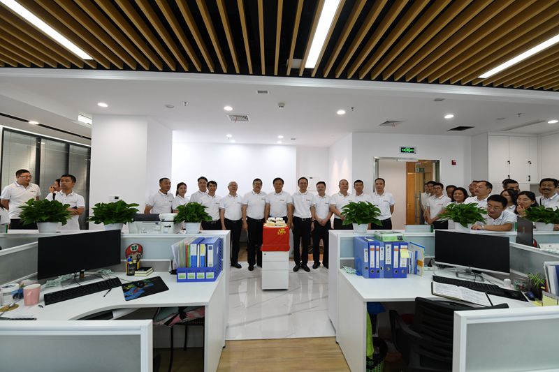 第三工程公司与领导合影_副本 第三工程公司与领导合影_副本